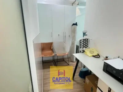 FURNISHED OFFICE WITH 4 GLASS PARTITION AVAILABLE FOR RENT IN BUSINESS BAY