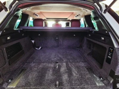 2022 Land Rover Range Rover HSE P530 4,4 Litres 8 Cylinders Petrol Engine White Maroon SUV