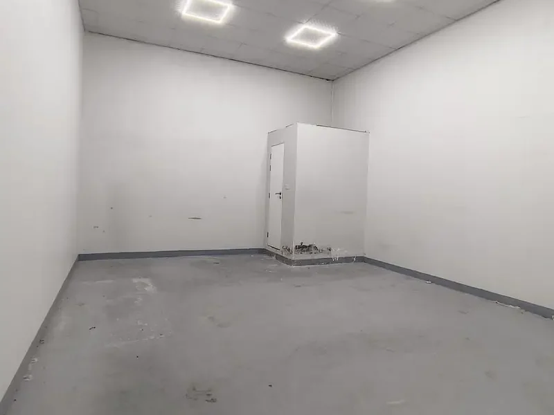 WELL MAINTAINED GROUND FLOOR STORAGE SPACE OFFERING EASY ACCESSIBILITY AND FLEXIBILITY