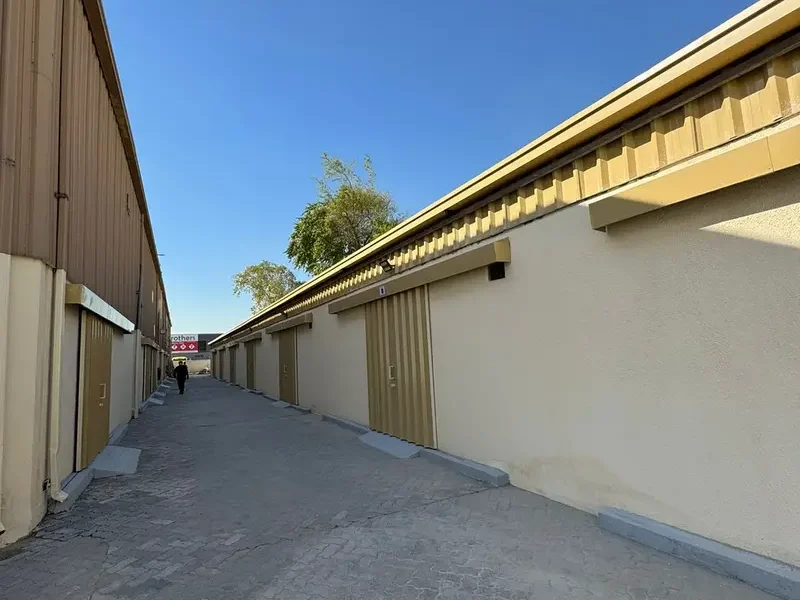 PREMIUM GROUND FLOOR STORAGE UNIT WITH EASY ACCESS AND COMFORTABLE STORAGE SPACE