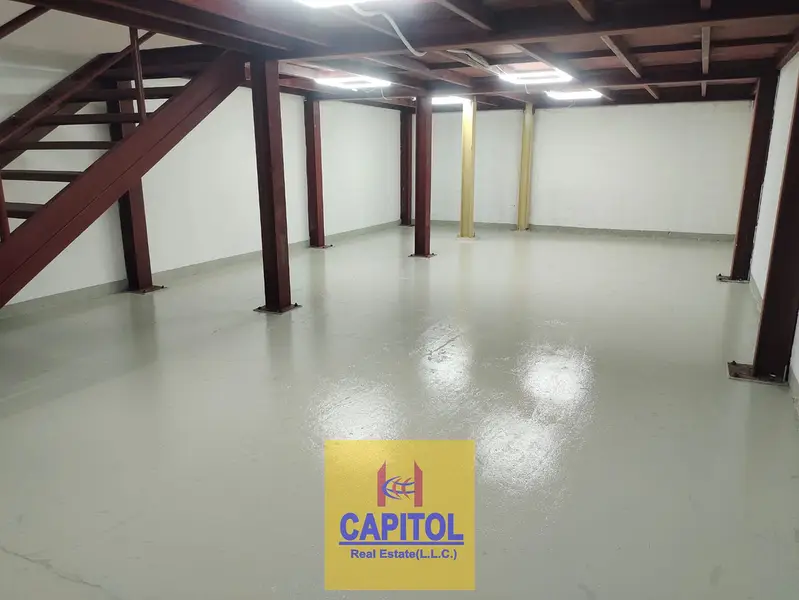 MASSIVE AND EASY ACCESSIBLE STORAGE UNIT WITH GROUND AND MEZZANINE FLOOR