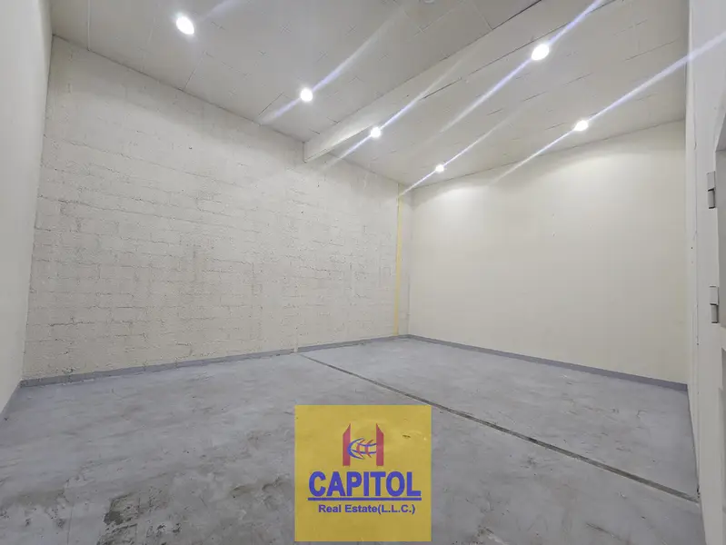 WAREHOUSE IN PRIME LOCATION 202SQFT ON MEZZANINE