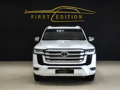 2022 Toyota Land Cruiser VXR 6 Cylinders Petrol Engine White Red SUV GCC Specs