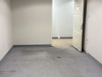 PRIME LOCATION AND WELL - MAINTAINED STORAGE WAREHOUSE UNIT FOR RENT IN AL QUOZ 4
