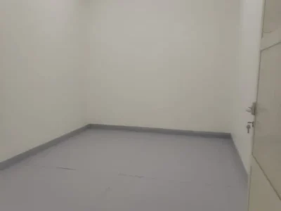 PRIME LOCATION AND WELL - MAINTAINED STORAGE WAREHOUSE UNIT FOR RENT IN AL QUOZ 4