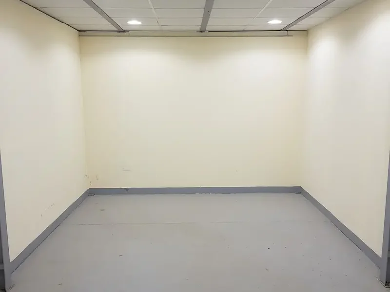 240 Sqft in Al Quoz Industrial Area 4 Mezzanine Floor Small Warehouse Ready to Move in