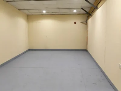 390 sqft Al Quoz Industrial 4 FULLY MAINTAINED STORAGE WAREHOUSE UNIT FOR STORAGE USE
