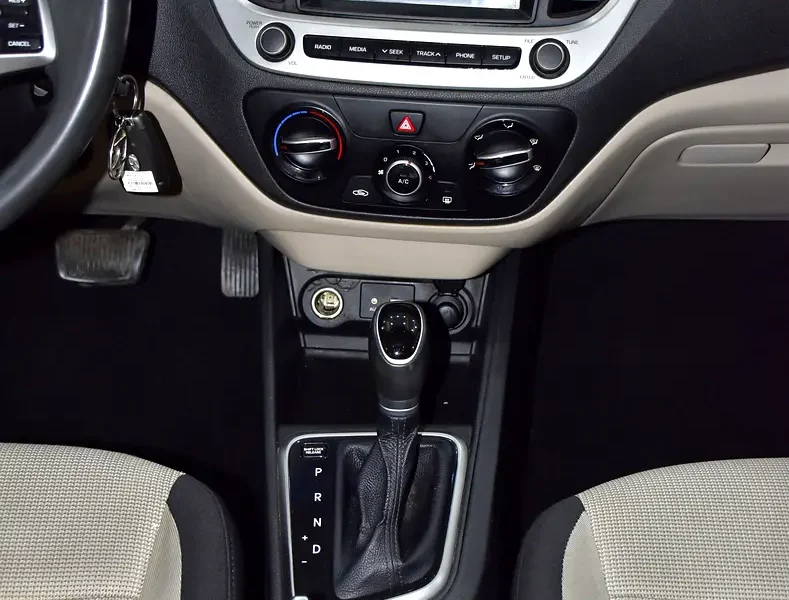 2020 Hyundai Accent GLS 4 Cylinders Petrol Engine Blue Black Sedan GCC Specs Automatic