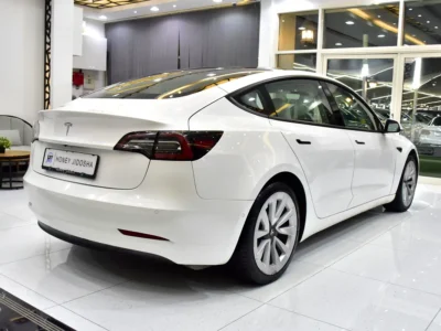 2021 Tesla Model 3 Standard Plus Electric Vehicle White Sedan American Specs 350 - 450 KM Range