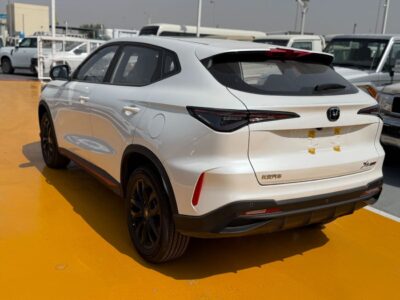 2025 Changan X5 Plus 1.5-liter turbocharged 4-cylinder Engine White Red SUV Chinese Specs