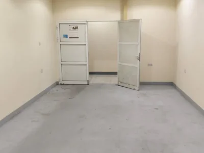 340 sqft WELL MAINTAINED AND FUNCTIONAL STORAGE WAREHOUSE UNIT AVAILABLE IN AL QUOZ 3