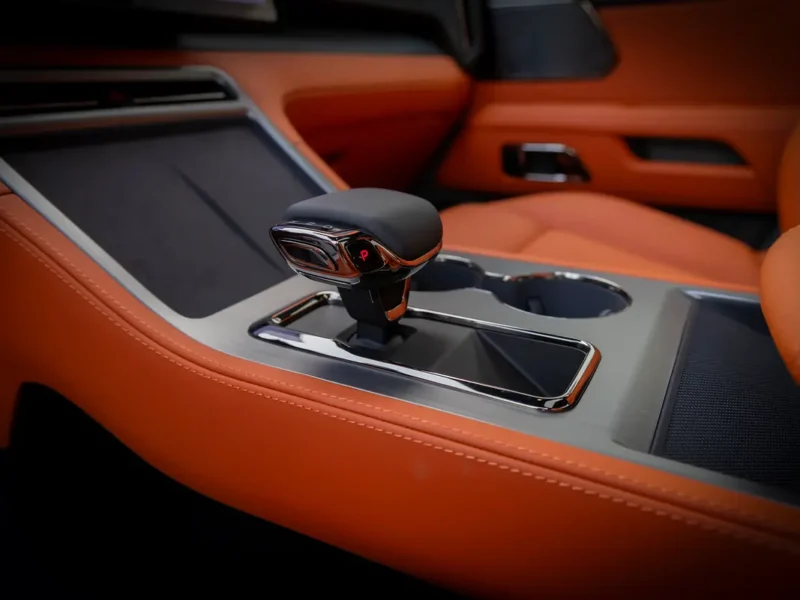 2026 Rox 01 VIP Edition 4 Cylinders Plug-in Hybrid Engine Black Orange SUV Chinese Specs