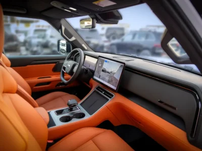 2026 Rox 01 VIP Edition 4 Cylinders Plug-in Hybrid Engine White Orange SUV Chinese Specs