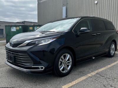 2026 Toyota Sienna 2.5 Litres inline‑4 Hybrid Engine Black Beige Minivan GCC Specs Automatic