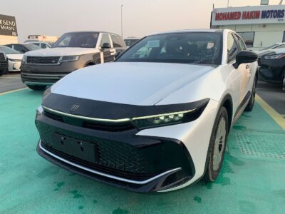 2023 Toyota Crown Premium Hybrid 2.4 Litres 4 Cylinders Engine White Black Sedan GCC Specs