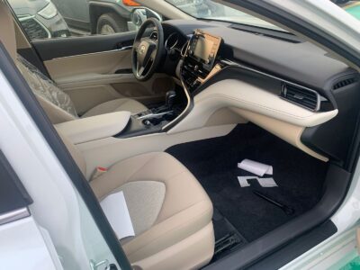 2024 Toyota Camry GLE Hybrid 2.5L E-CVT 4 Cylinders Hybrid Engine White Beige Sedan GCC Specs