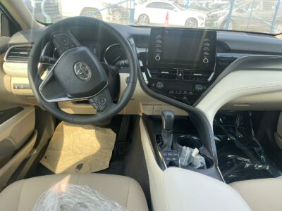 2024 Toyota Camry GLE Hybrid 2.5L E-CVT 4 Cylinders Hybrid Engine White Beige Sedan GCC Specs