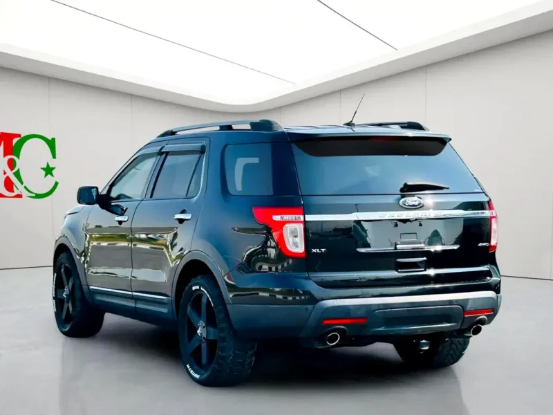 2012 Ford Explorer XLT 3.5 Litres 6 Cylinders Petrol Engine Black Beige SUV Japanese Spec Clean Car