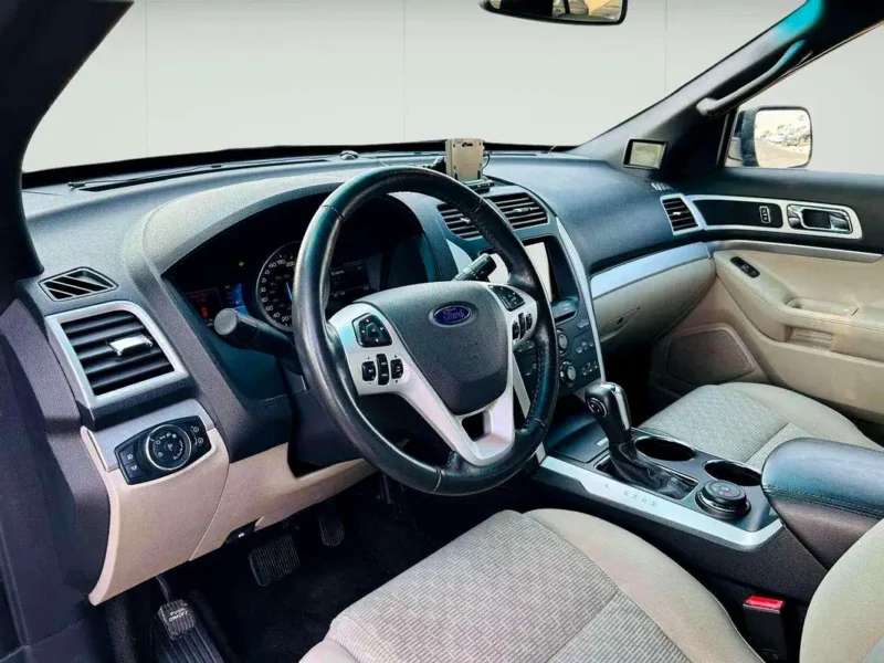 2012 Ford Explorer XLT 3.5 Litres 6 Cylinders Petrol Engine Black Beige SUV Japanese Spec Clean Car
