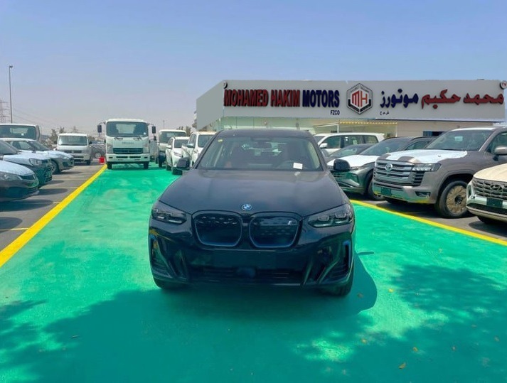 2024 BMW X3 2.0L Turbocharged inline-4 Cylinders Petrol Engine Black Red SUV GCC Specs