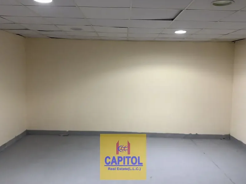 521 sqft BUDGET WAREHOUSE UNIT SUITABLE FOR SIMPLE STORAGE SOLUTIONS