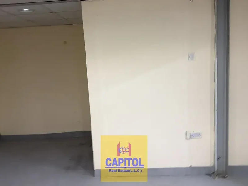 521 sqft BUDGET WAREHOUSE UNIT SUITABLE FOR SIMPLE STORAGE SOLUTIONS