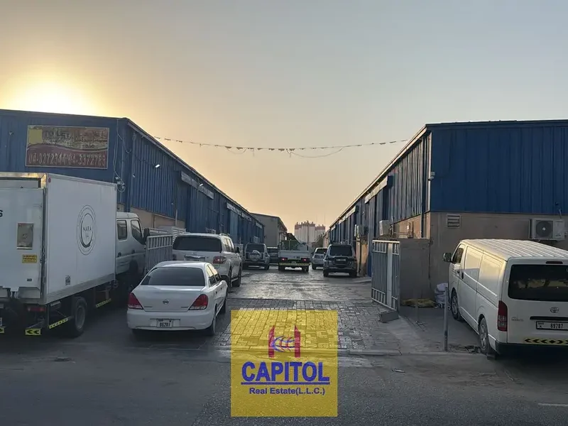 315 sqft Al Quoz 1 Secure and Accessible Ground Floor Storage Solutions