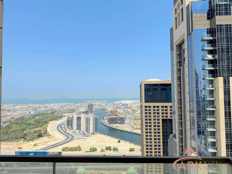 1,511 sqft Amna Tower Full Canal View| Well Maintained | Big Layout