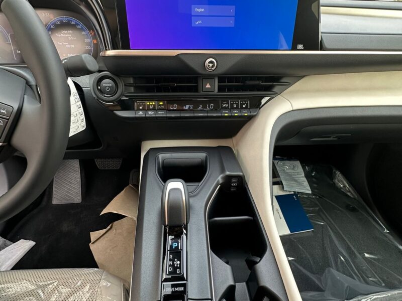 2026 Toyota Crown 2.5 Litres 4 Cylinders Hybrid Engine Grey Beige Sedan GCC Specs Automatic