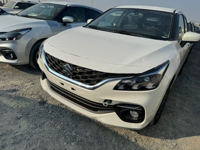 2023 Suzuki Baleno 1.5-liter 4-Cylinder Petrol Engine White Black Hatchback GCC Specs