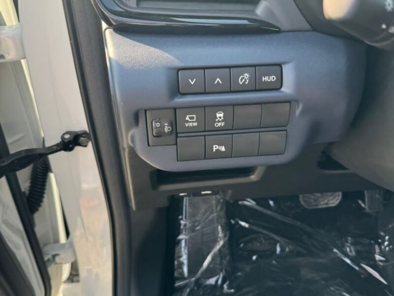 2023 Suzuki Baleno 1.5-liter 4-Cylinder Petrol Engine White Black Hatchback GCC Specs