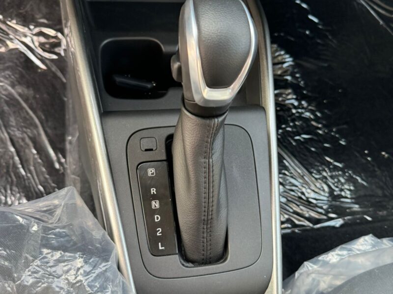 2023 Suzuki Baleno 1.5-liter 4-Cylinder Petrol Engine White Black Hatchback GCC Specs