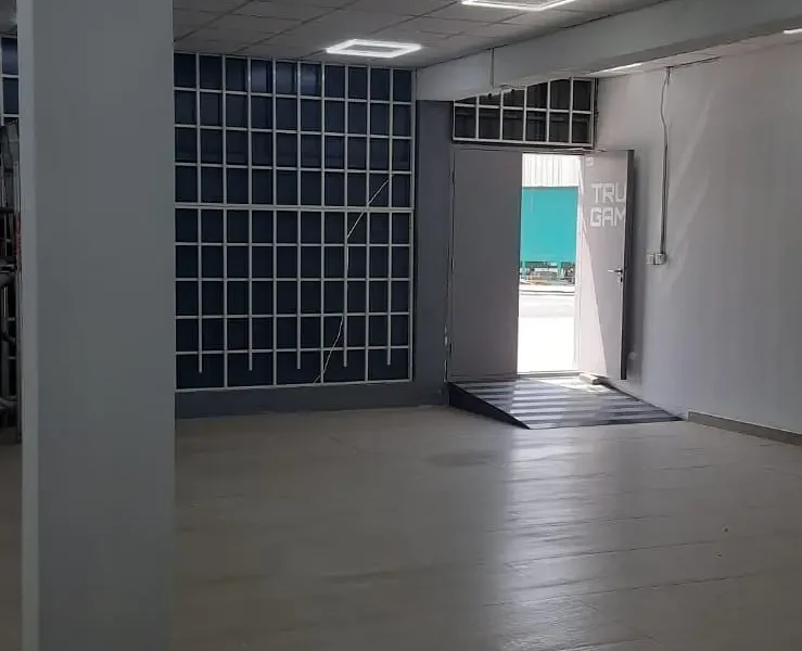PREMIUM MAIN-ROAD WH#1050 SQFT OFFERING EASY CUSTOMER ACCESS-MODERN 60/60 CEILING DESIGN