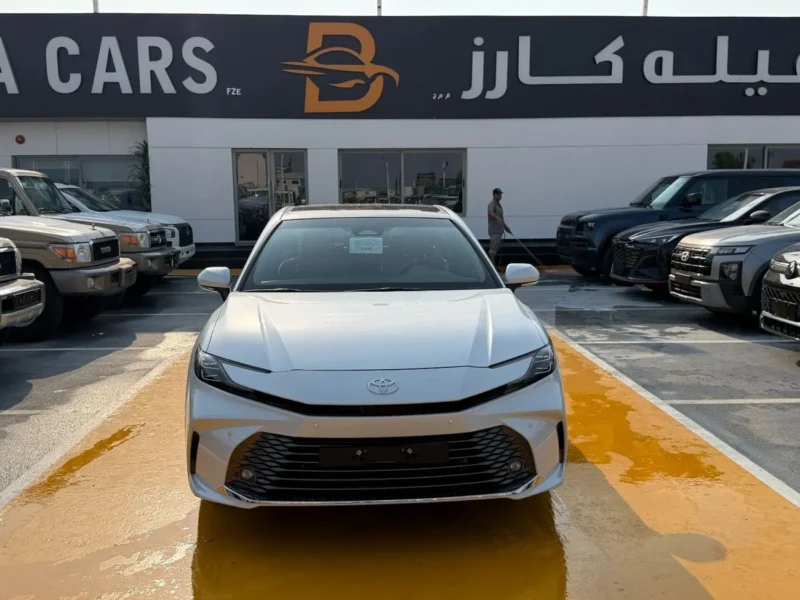2026 Toyota Camry Grande 2.5-liter 4-cylinder Petrol Engine White Tan Sedan GCC Specs