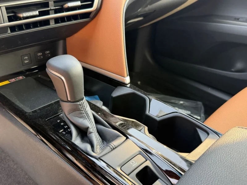 2026 Toyota Camry Grande 2.5-liter 4-cylinder Petrol Engine White Tan Sedan GCC Specs
