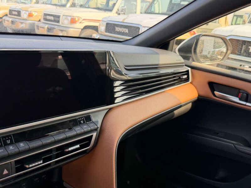 2026 Toyota Camry Grande 2.5-liter 4-cylinder Petrol Engine White Tan Sedan GCC Specs