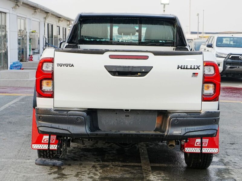 2026 Toyota Hilux GR SPORT 2.8 Litres 4 Cylinders Diesel Engine White Black SUV GCC Specs
