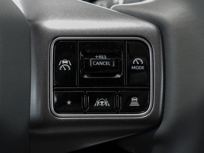 2026 Toyota RAV 4 LTD HEV FLAGSHIP 2.5 Litres 4 Cylinders Engine White Black SUV Chinese Specs