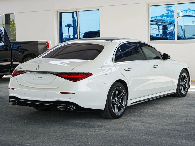 2022 Mercedes-Benz S580e 3.0 Litres Turbocharged 6 Cylinders Hybrid Engine White Black Sedan