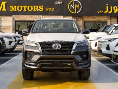 2026 Toyota Fortuner SR5 4.0 Litres 6 Cylinders Petrol Engine Grey Black SUV GCC Specs FULL OPTION