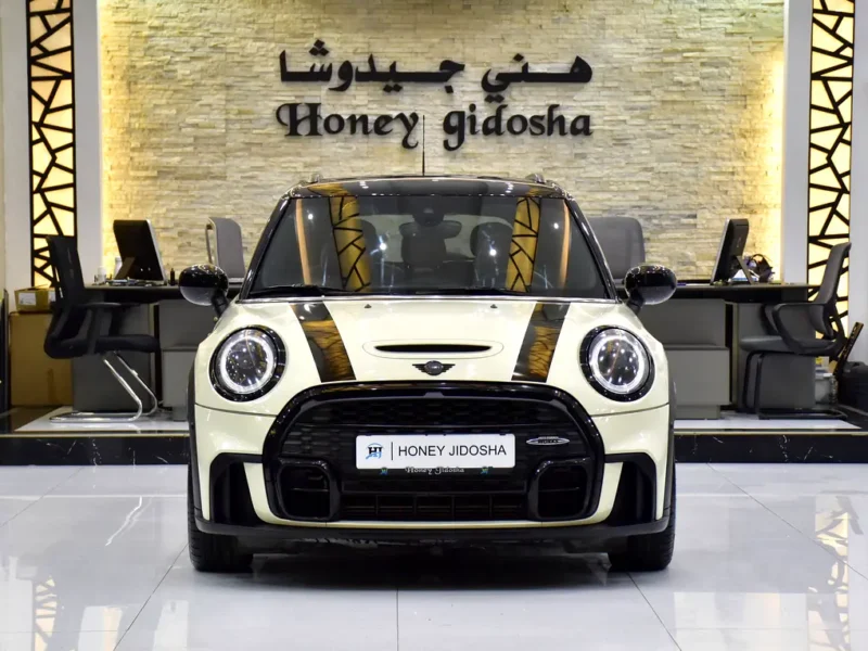 2022 MINI Cooper Cooper S 4 Cylinders Petrol Engine White Tan Hatchback GCC Specs Automatic
