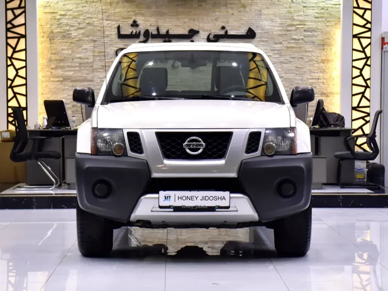2015 Nissan Xterra SE 4.0 Litres 6 Cylinders Petrol Engine White Black SUV GCC Specs Automatic