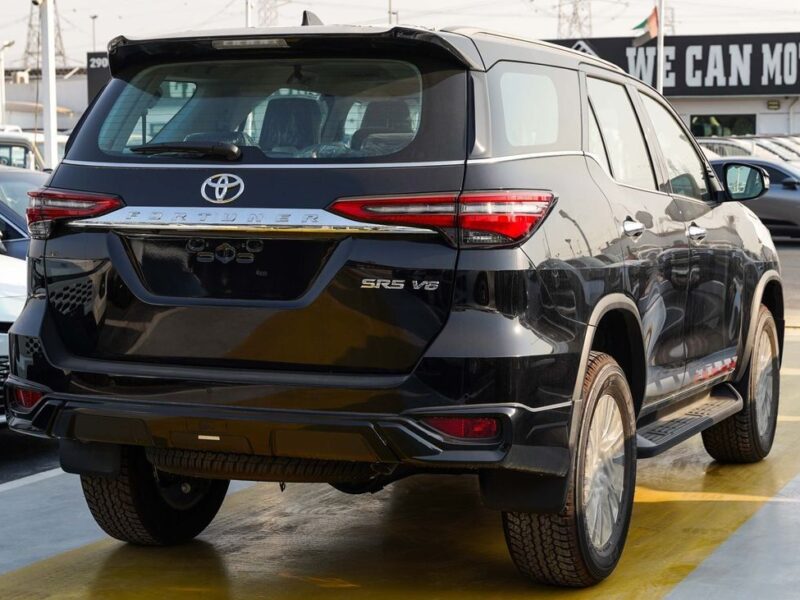 2026 Toyota Fortuner SR5 4.0 Litres 6 Cylinders Petrol Engine Black SUV GCC Specs FULL OPTION