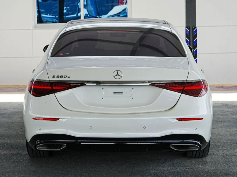 2022 Mercedes-Benz S580e 3.0 Litres Turbocharged 6 Cylinders Hybrid Engine White Black Sedan