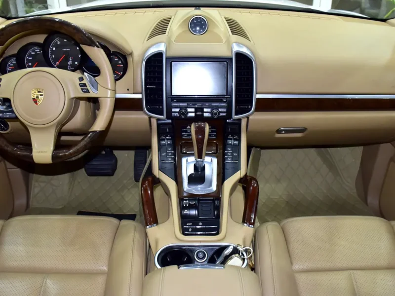 2014 Porsche Cayenne S 6 Cylinders Petrol Engine White Beige SUV GCC Specs Automatic