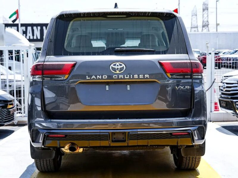 2025 Toyota Land Cruiser VXR 4.0 Litres 6 Cylinders Petrol Engine Grey Beige SUV GCC Specs