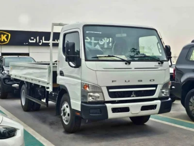 2026 Mitsubishi Fuso Canter CARGO 4.2L DIESEL 6 Cylinders Engine White Black Truck GCC