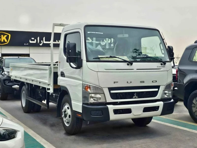 2026 Mitsubishi Fuso Canter CARGO 4.2L DIESEL 6 Cylinders Engine White Black Truck GCC
