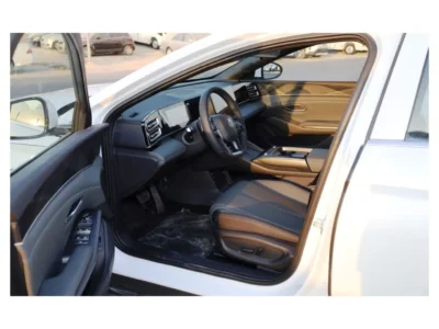 2026 BYD Qin L STANDARD DMi- 210 1.5 Litres 4 Cylinders Hybrid Engine White Grey Sedan