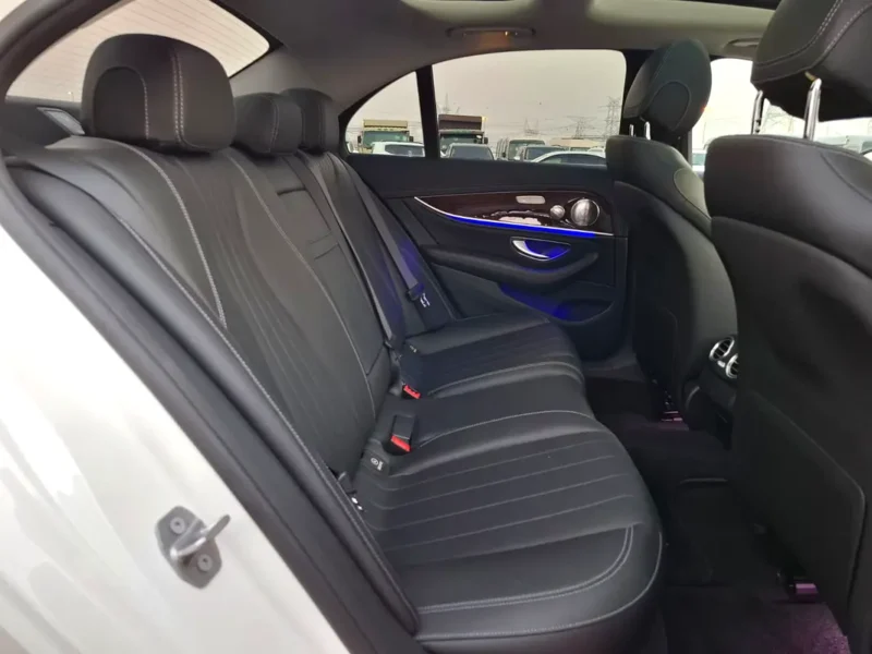 2017 Mercedes-Benz E-Class E400 4MATIC 6 Cylinders Petrol Engine White Beige Sedan Automatic